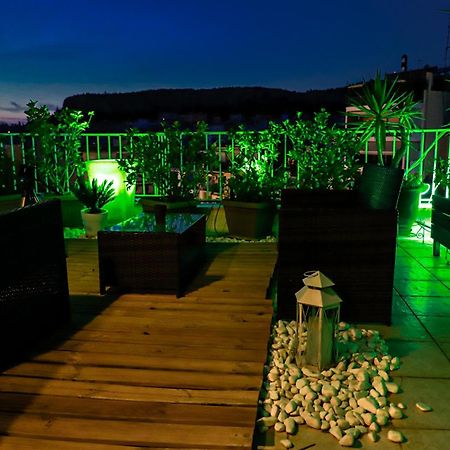 شقة Renovated Studio With Roof Garden Access, 15 M Walk To Acropolis أثينا المظهر الخارجي الصورة