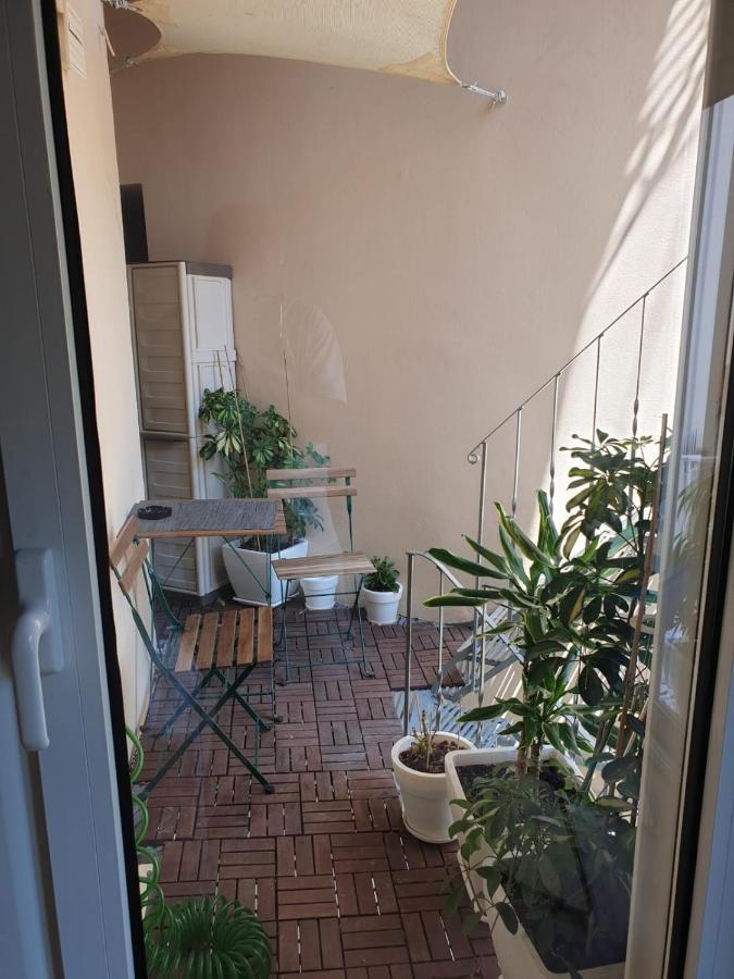 شقة Renovated Studio With Roof Garden Access, 15 M Walk To Acropolis أثينا المظهر الخارجي الصورة