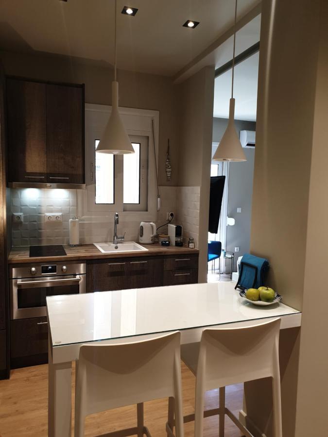 شقة Renovated Studio With Roof Garden Access, 15 M Walk To Acropolis أثينا المظهر الخارجي الصورة