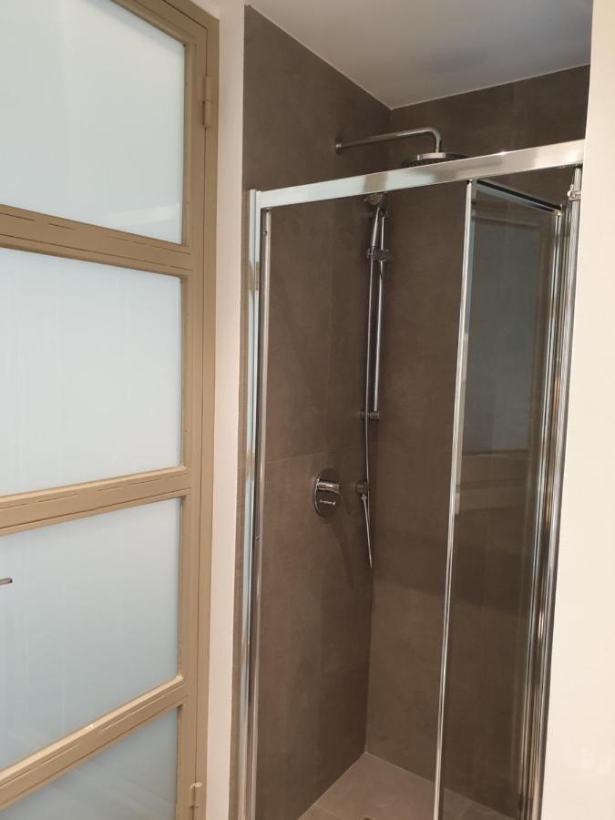 شقة Renovated Studio With Roof Garden Access, 15 M Walk To Acropolis أثينا المظهر الخارجي الصورة