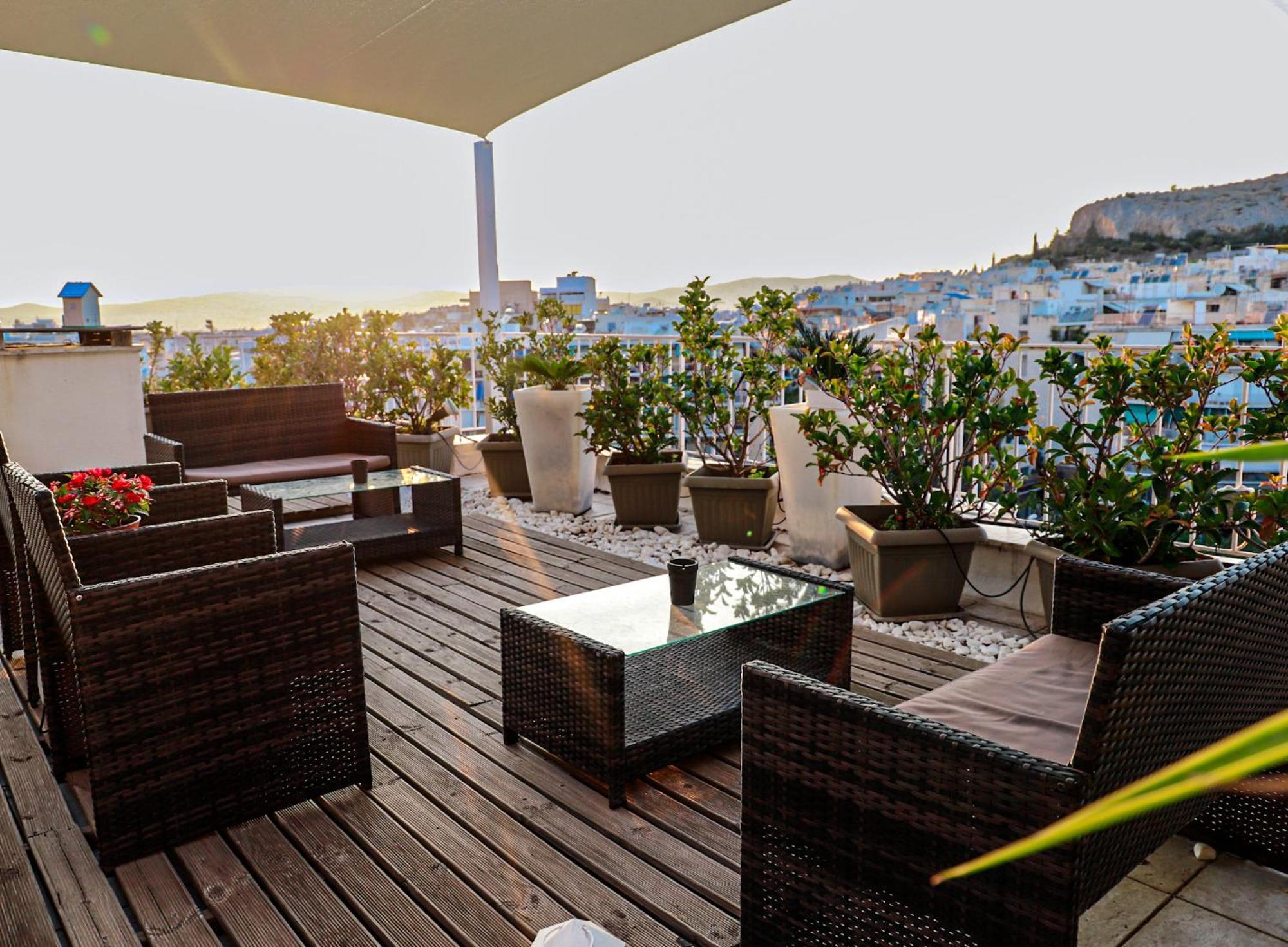 شقة Renovated Studio With Roof Garden Access, 15 M Walk To Acropolis أثينا المظهر الخارجي الصورة
